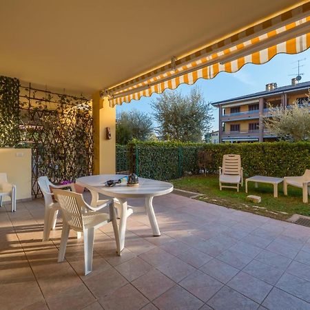 Gardappartamenti Tito Speri Pool And Garden Sirmione Luaran gambar