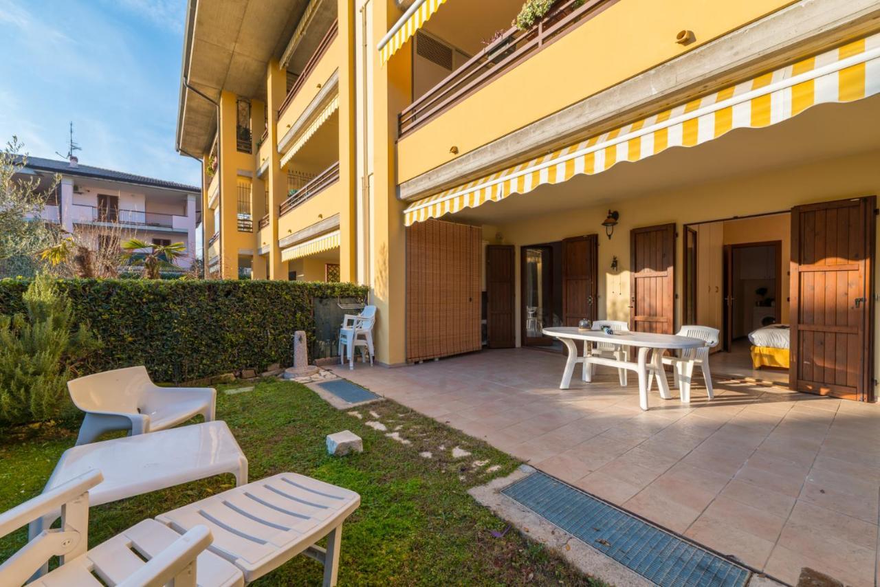 Gardappartamenti Tito Speri Pool And Garden Sirmione Luaran gambar